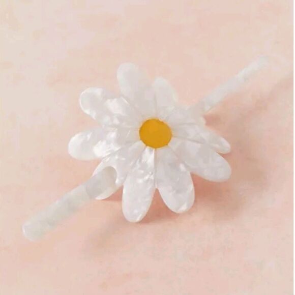 UO Set of 3 hair FUN CUTE accessories (claws, clips, pin) - Picture 6 of 9